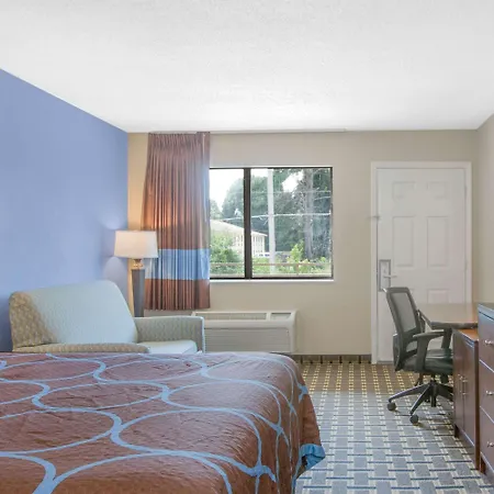Super 8 By Wyndham Brinkley-2