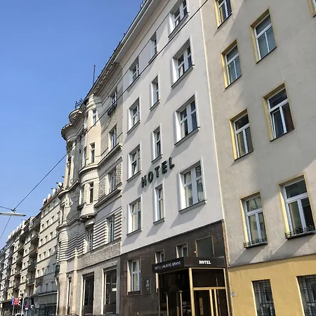 Hotel Goldene Spinne-2