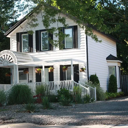Ellis House Bed & Breakfast-3