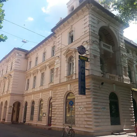 Tisza Hotel-2
