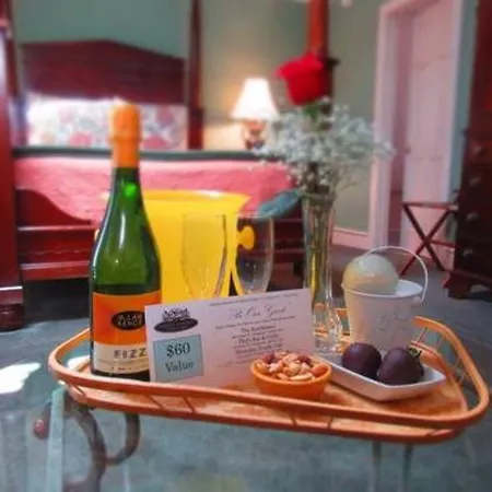 Hidden Garden Cottages & Suites-2