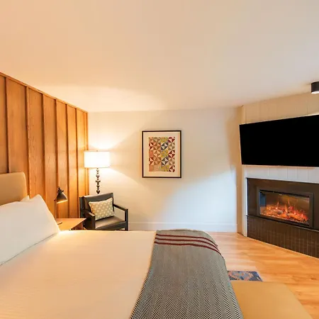 Historic Rocky Waters Inn, A Small Luxury Hotel-3