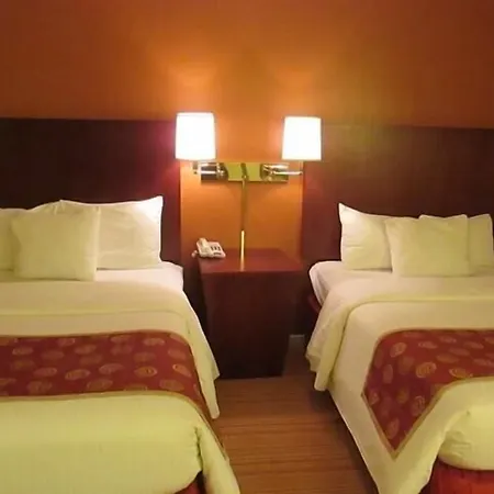 Red Carpet Inn And Suites Plymouth-3