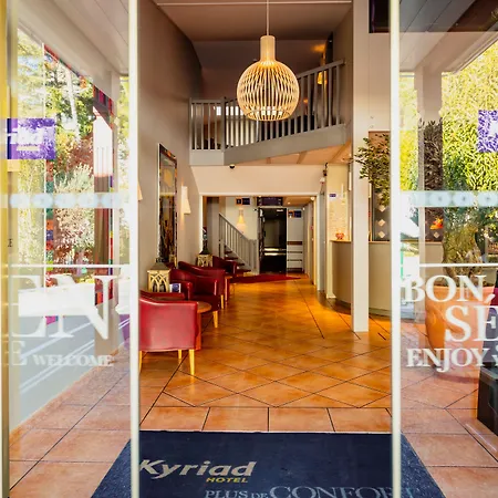 Brit Hotel Confort Nimes Ouest - A9 Sortie 25-3