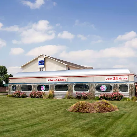Travelodge By Wyndham North Platte-2