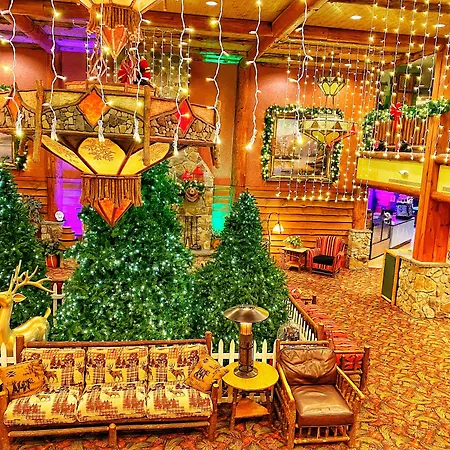 Six Flags Great Escape Lodge & Indoor Waterpark-2
