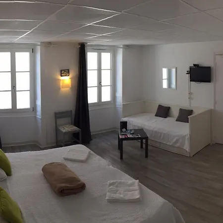 Le Petit Hotel-3
