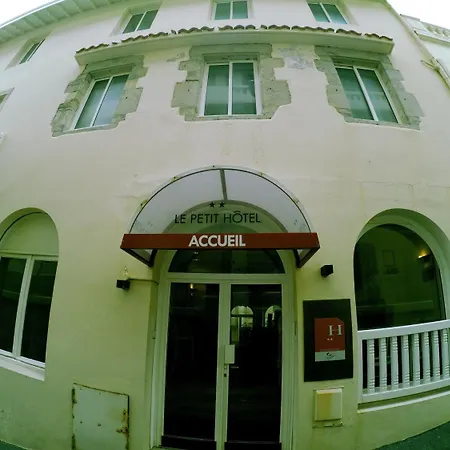 Le Petit Hotel-2