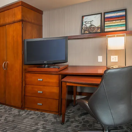 Courtyard By Marriott Gaithersburg Washingtonian Center-3