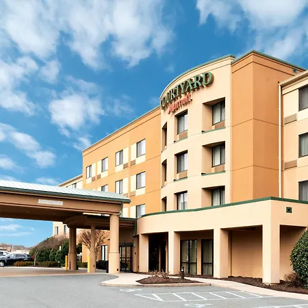 Courtyard By Marriott Salisbury-3