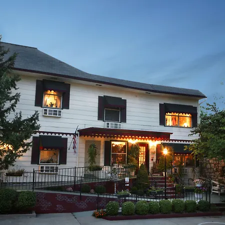 Woodstock Inn Bed & Breakfast-2