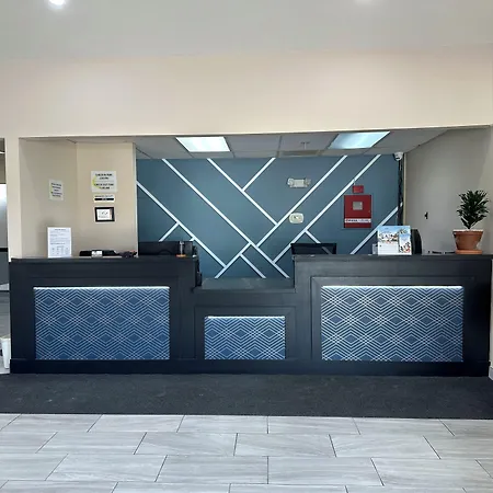Super 8 By Wyndham Grand Island-3