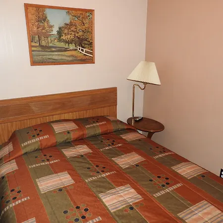 Rainbow Motel-3