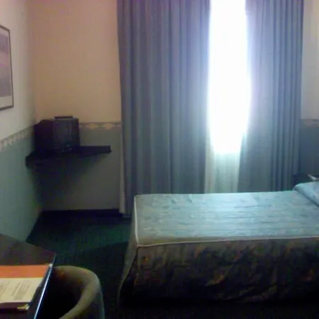 Pacific Hotel Airport-3