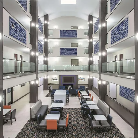 La Quinta Inn & Suites By Wyndham Covington-2