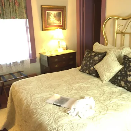 Parsonage Inn Bed And Breakfast-3