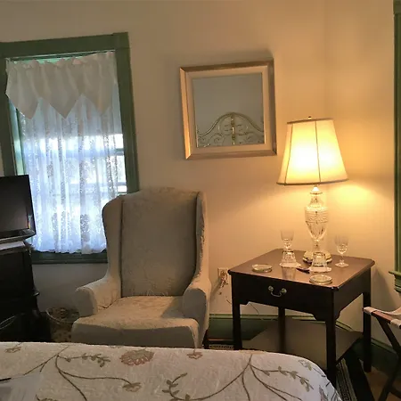 Parsonage Inn Bed And Breakfast-2