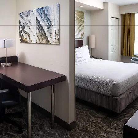 Springhill Suites Bakersfield-3