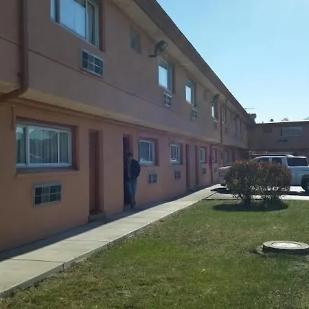 Skylark Motel-2