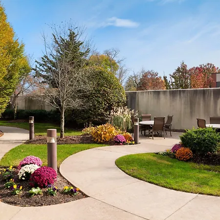 Courtyard Wall At Monmouth Shores Corporate Park-2