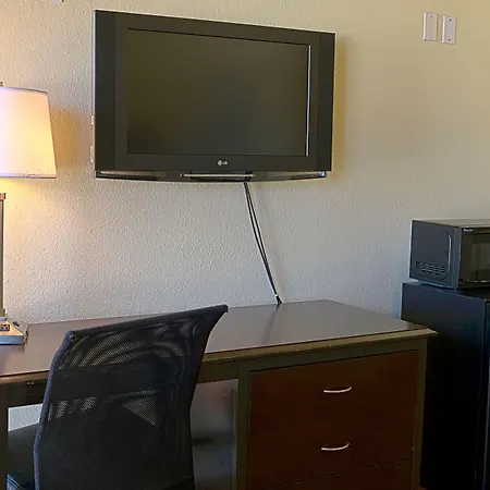Key Inn And Suites-2