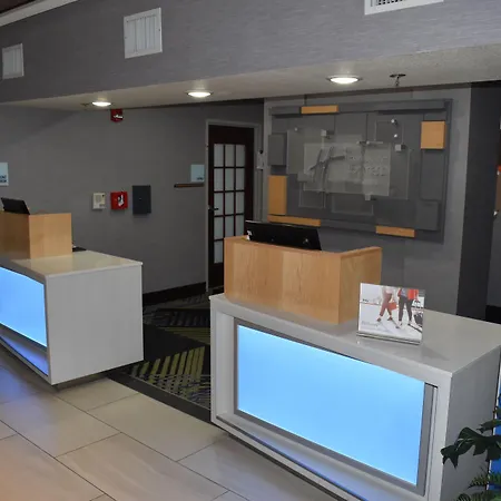 Holiday Inn Express Hotel & Suites Mcpherson By Ihg-3