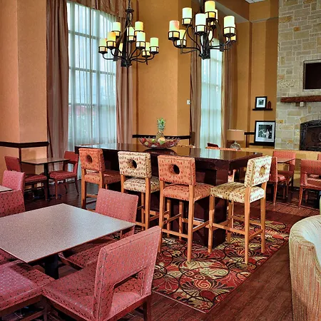 Hampton Inn & Suites Fredericksburg-3