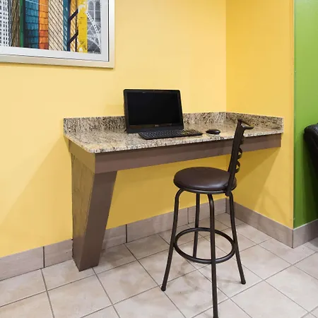 Microtel Inn By Wyndham Rogers-3