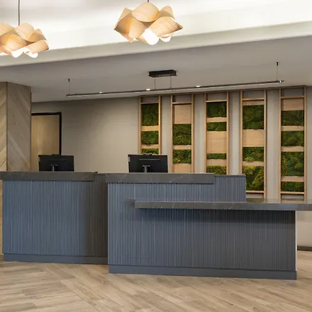 Fairfield By Marriott Inn & Suites Fresno Riverpark-3