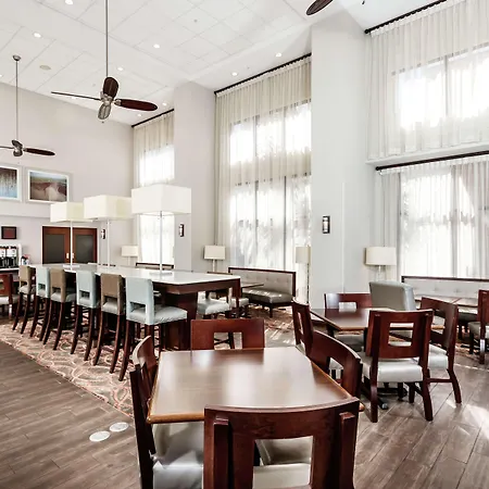 Hampton Inn & Suites Navarre-3