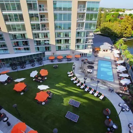 University Plaza Waterfront Hotel-3