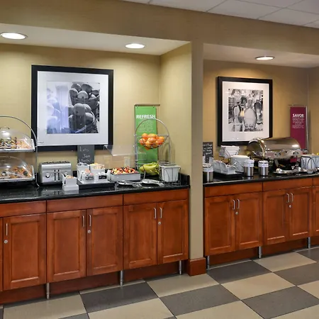 Hampton Inn & Suites Tacoma-2