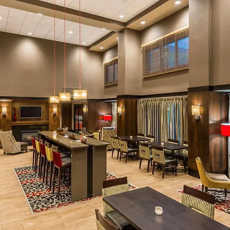 Hampton Inn & Suites Columbus Polaris-2