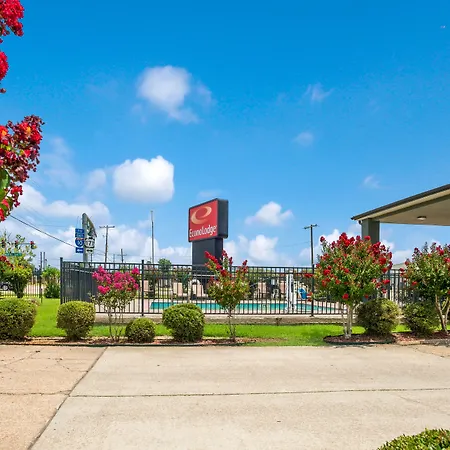 Econo Lodge Lake Charles University Area-3