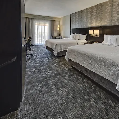 Courtyard By Marriott Midland-3