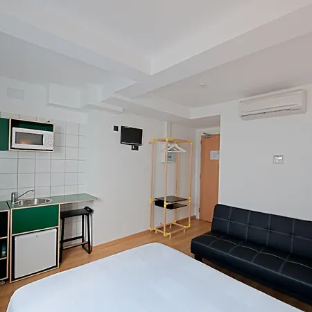 Hostal Athenas-2