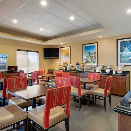 Comfort Inn & Suites Port Arthur-Port Neches-2