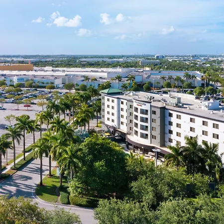 Courtyard By Marriott Miami At Dolphin Mall-2