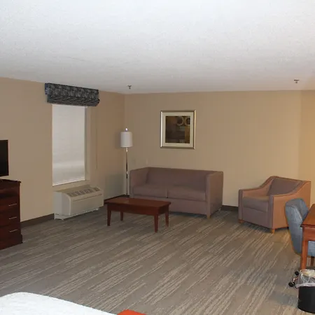 Hampton Inn Gloucester-3