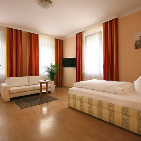 Apartment Hotel KRAL - BUSINESS HOTEL&SERVICED APARTMENTS-3