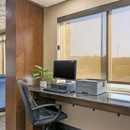 Comfort Suites Brunswick-3