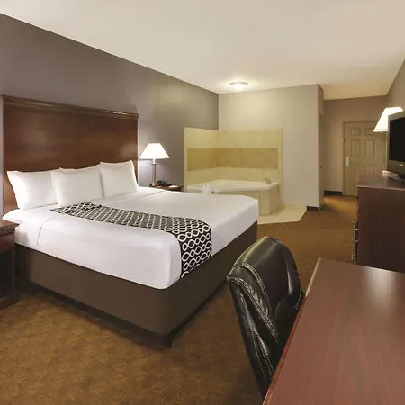 La Quinta By Wyndham Corsicana-3