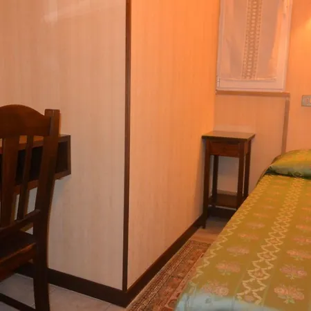 Hotel Italia City Center-3