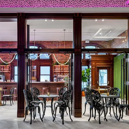 Gladstone House-3