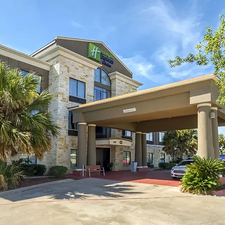 Holiday Inn Express And Suites Beeville By Ihg-3