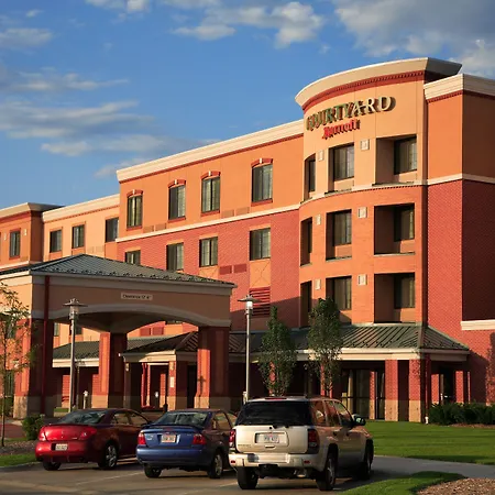 Courtyard By Marriott Omaha Aksarben Village-2