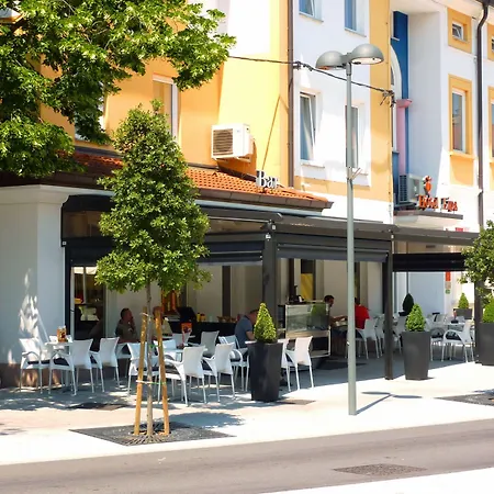Lipa, Hotel&Bistro-3