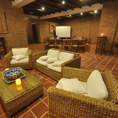 El Vino Hotel & Suites-2