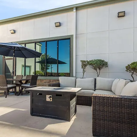 Best Western Plus Lackland Hotel And Suites.-2