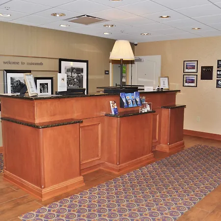 Hampton Inn Macomb-2